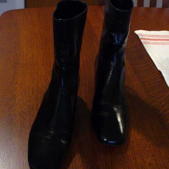 Women's  Schutz   Black Patent Leather Go-Go style Boots  Like New  SZ 6.5 - Picture 1 of 6